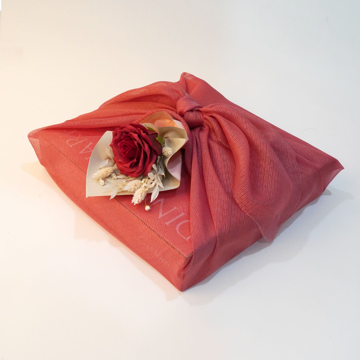 The Plate Story - 2 Pcs Swan Heart with Flower Set - Red - Packaging