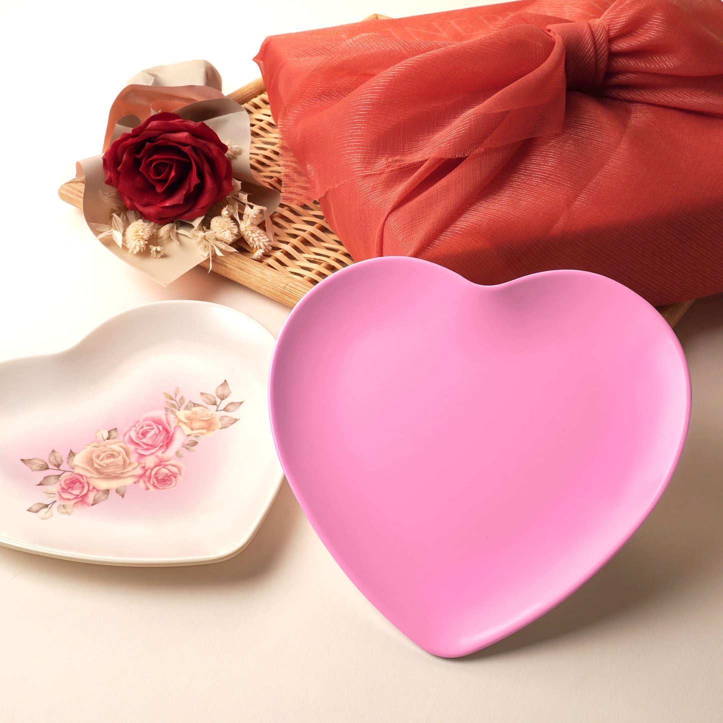 The Plate Story - 2 Pcs Personalised Rose Heart with Flower Set - Pink